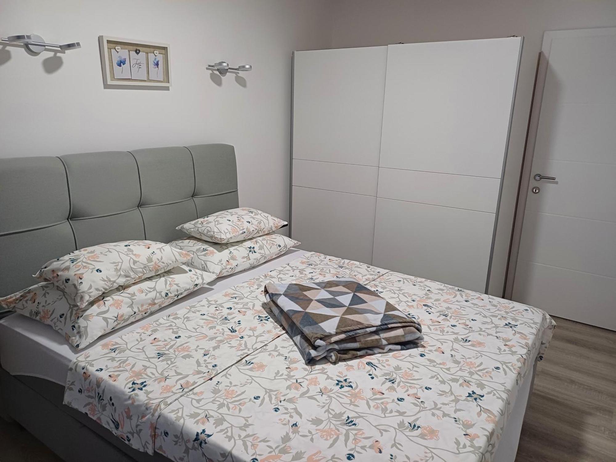 Apartmani Bulajic Krk Town Dış mekan fotoğraf